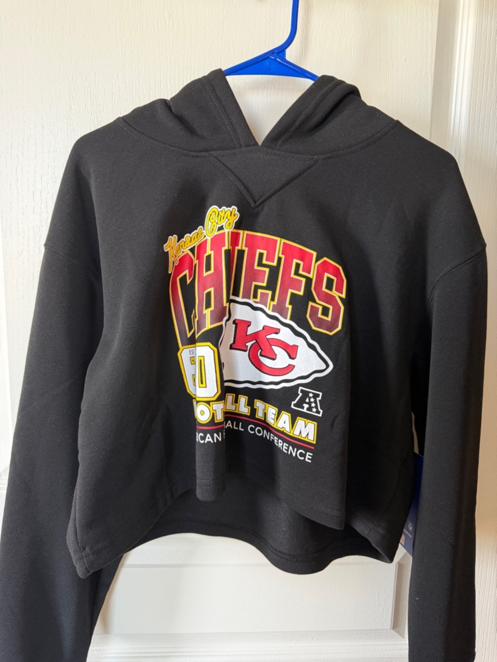 Kansas City Chiefs Black Cropped Hoodie - Official Team Graphic